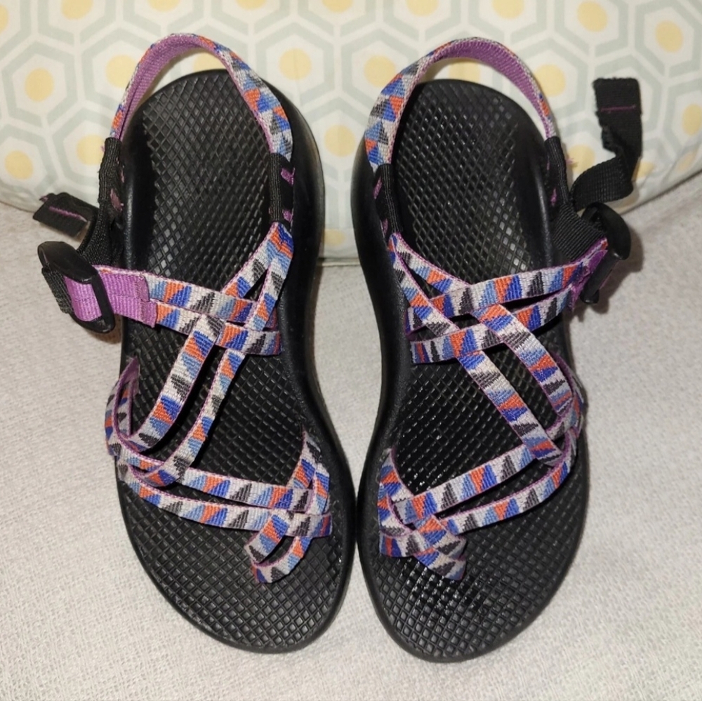 Chacos ZX Womens 6M Strappy Sandals Triangle Pattern Happy Camper Purple Shoes - Picture 2 of 9